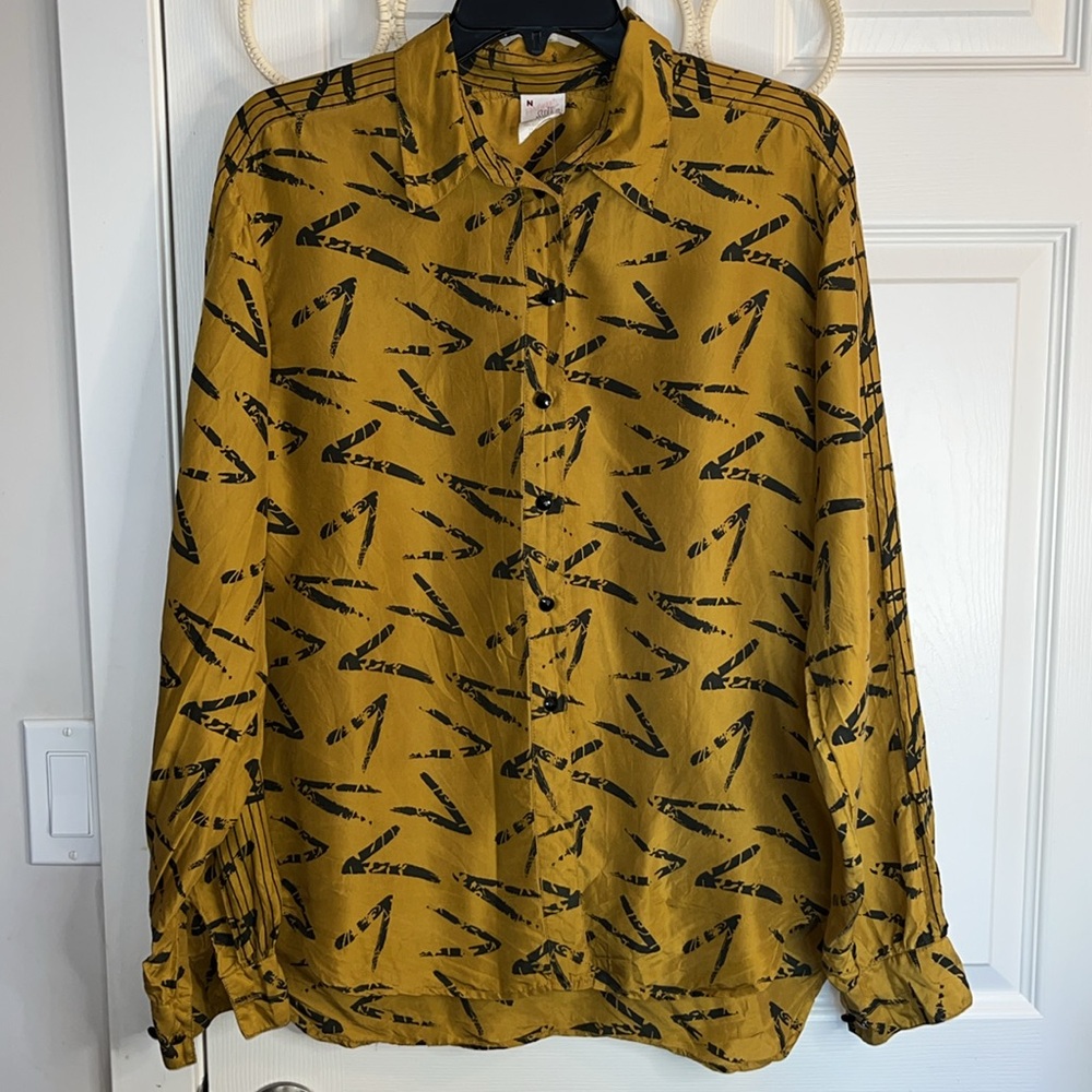 Vintage Silk women’s M mustard yellow Button Up botton down geometric uniuque